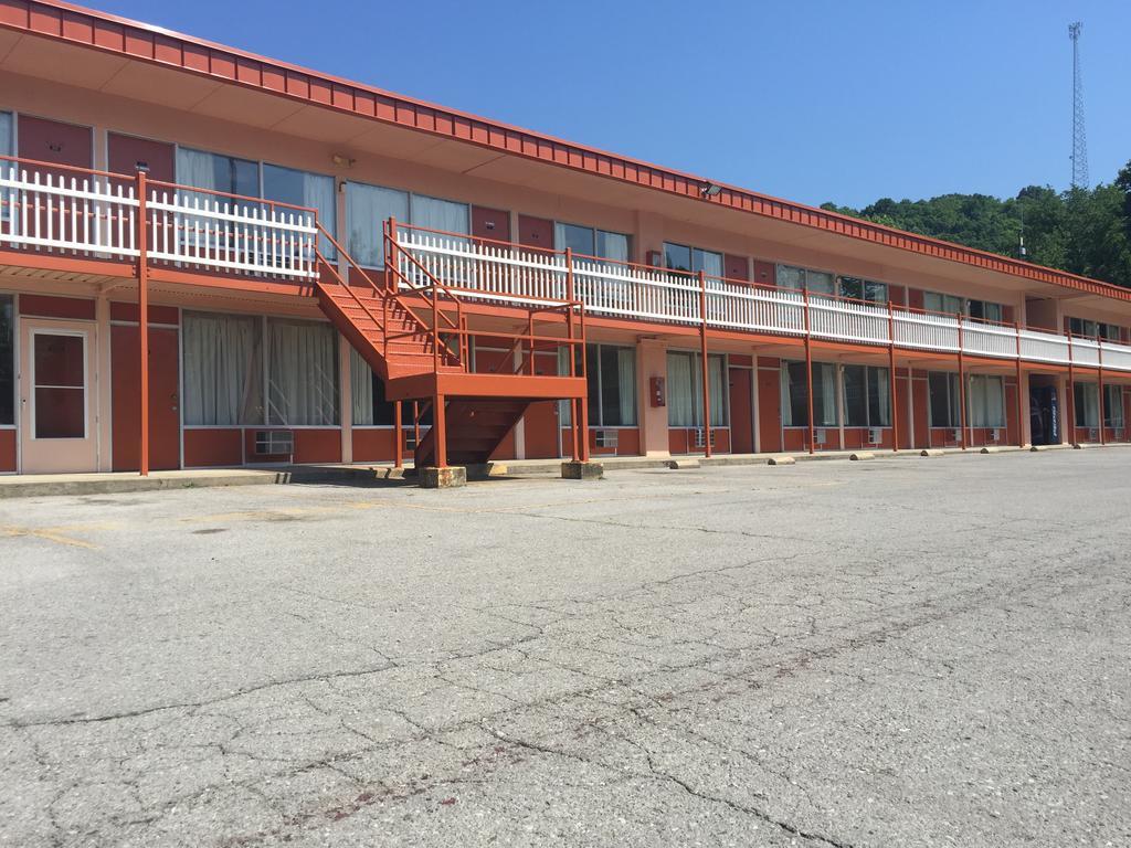 פייקוויל Daniel Boone Motor Inn מראה חיצוני תמונה