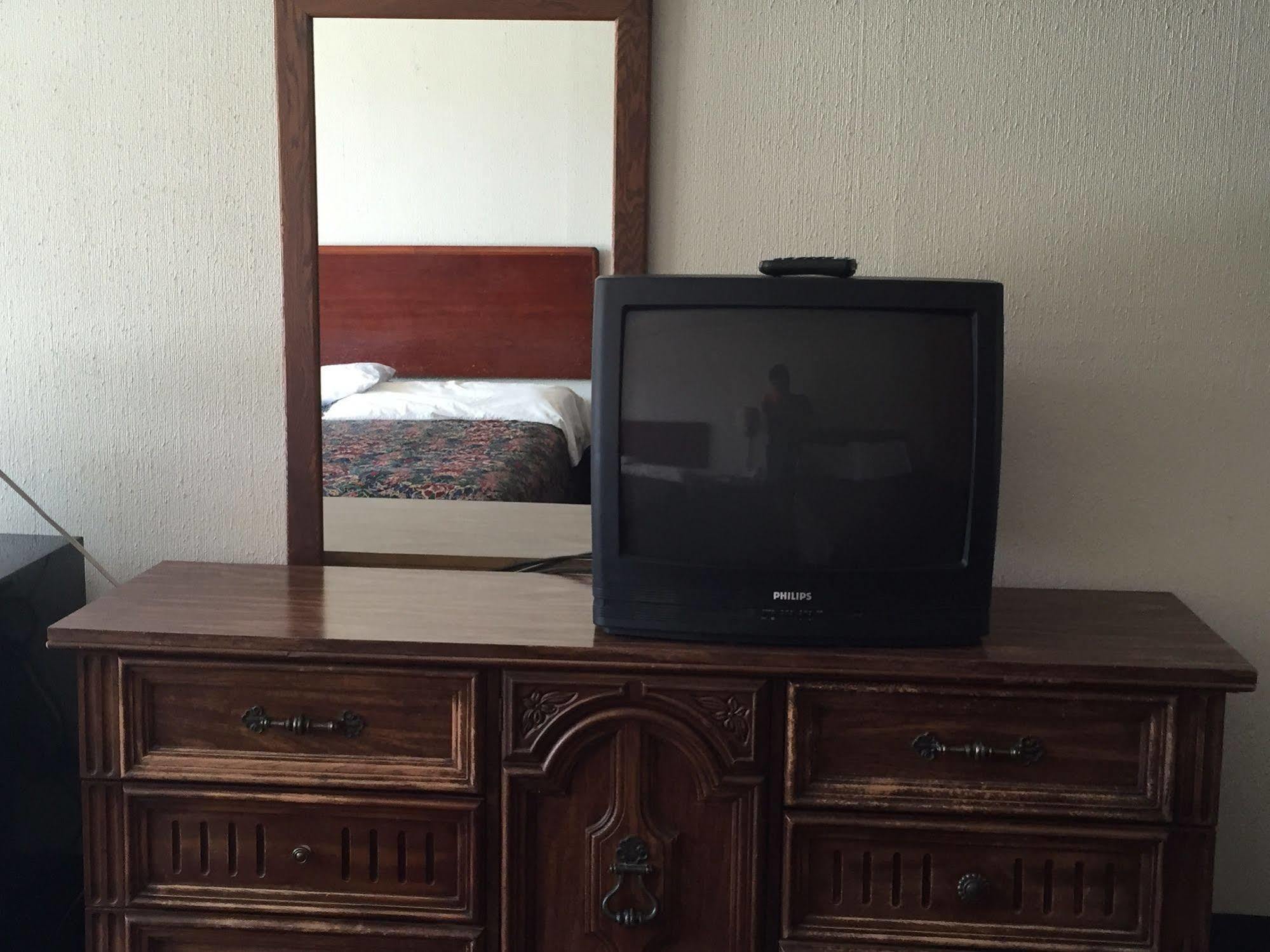 פייקוויל Daniel Boone Motor Inn מראה חיצוני תמונה