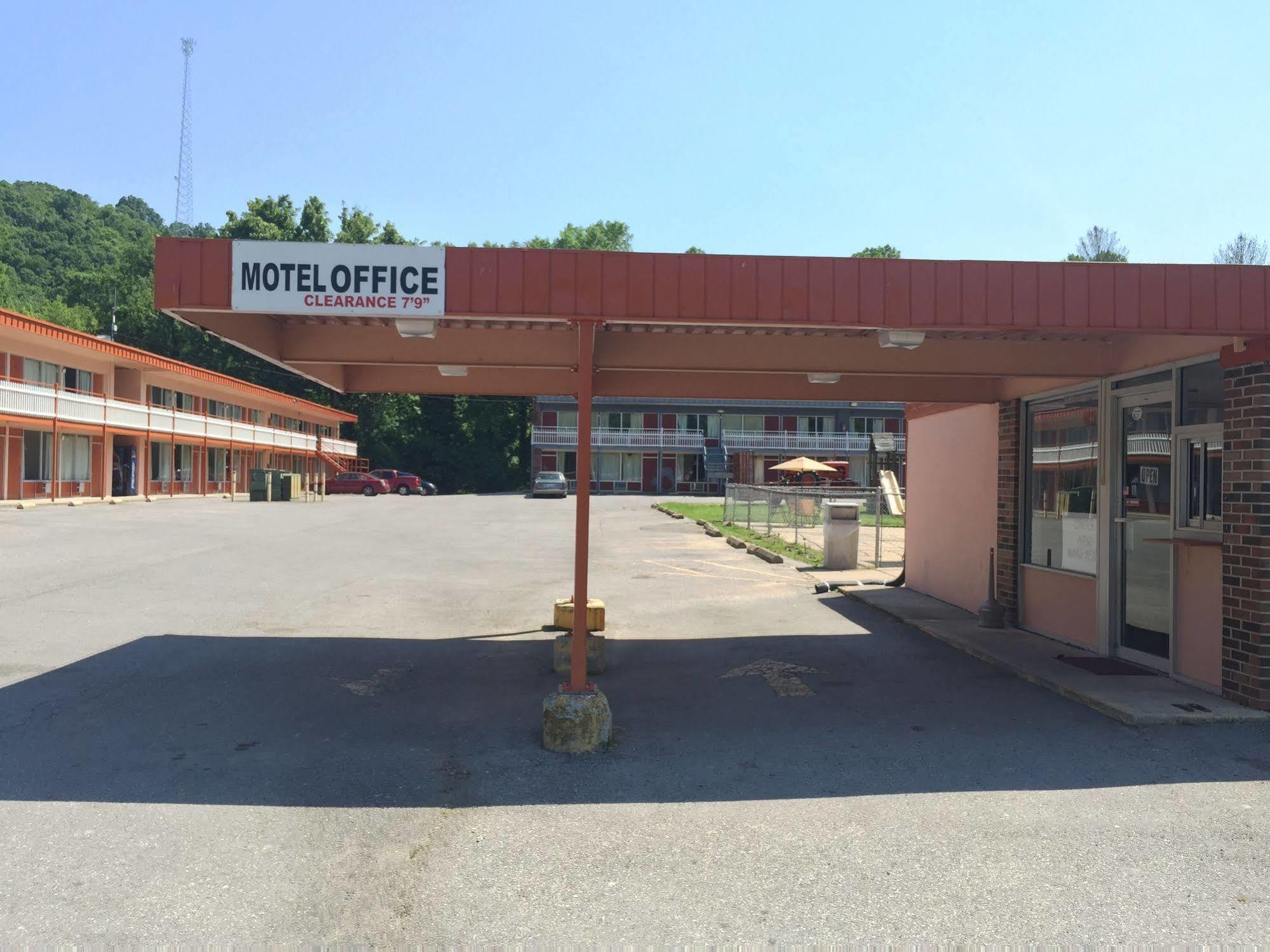 פייקוויל Daniel Boone Motor Inn מראה חיצוני תמונה