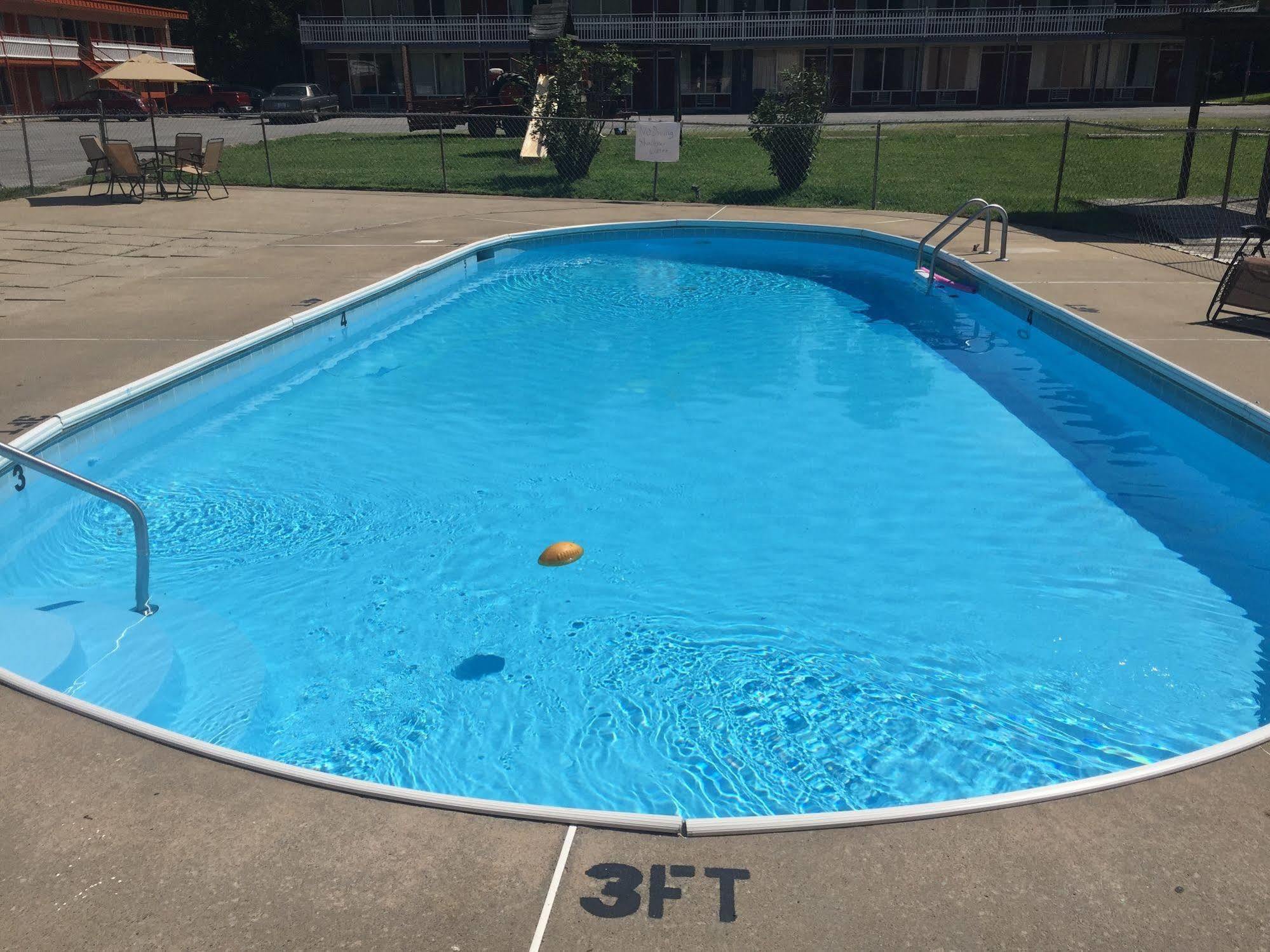 פייקוויל Daniel Boone Motor Inn מראה חיצוני תמונה