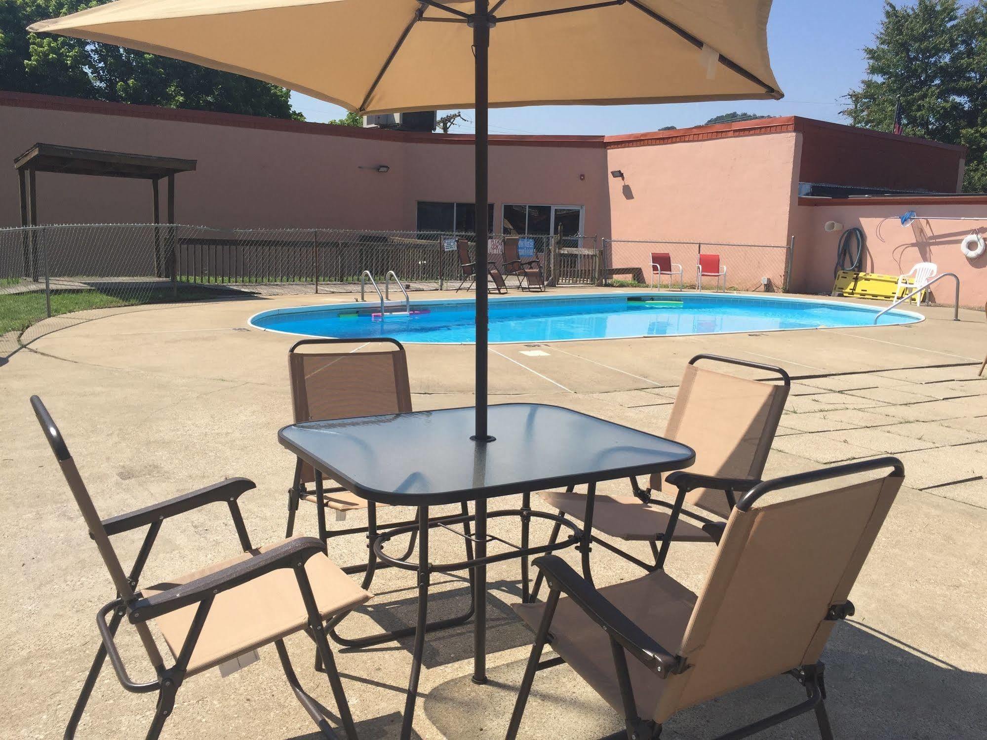 פייקוויל Daniel Boone Motor Inn מראה חיצוני תמונה