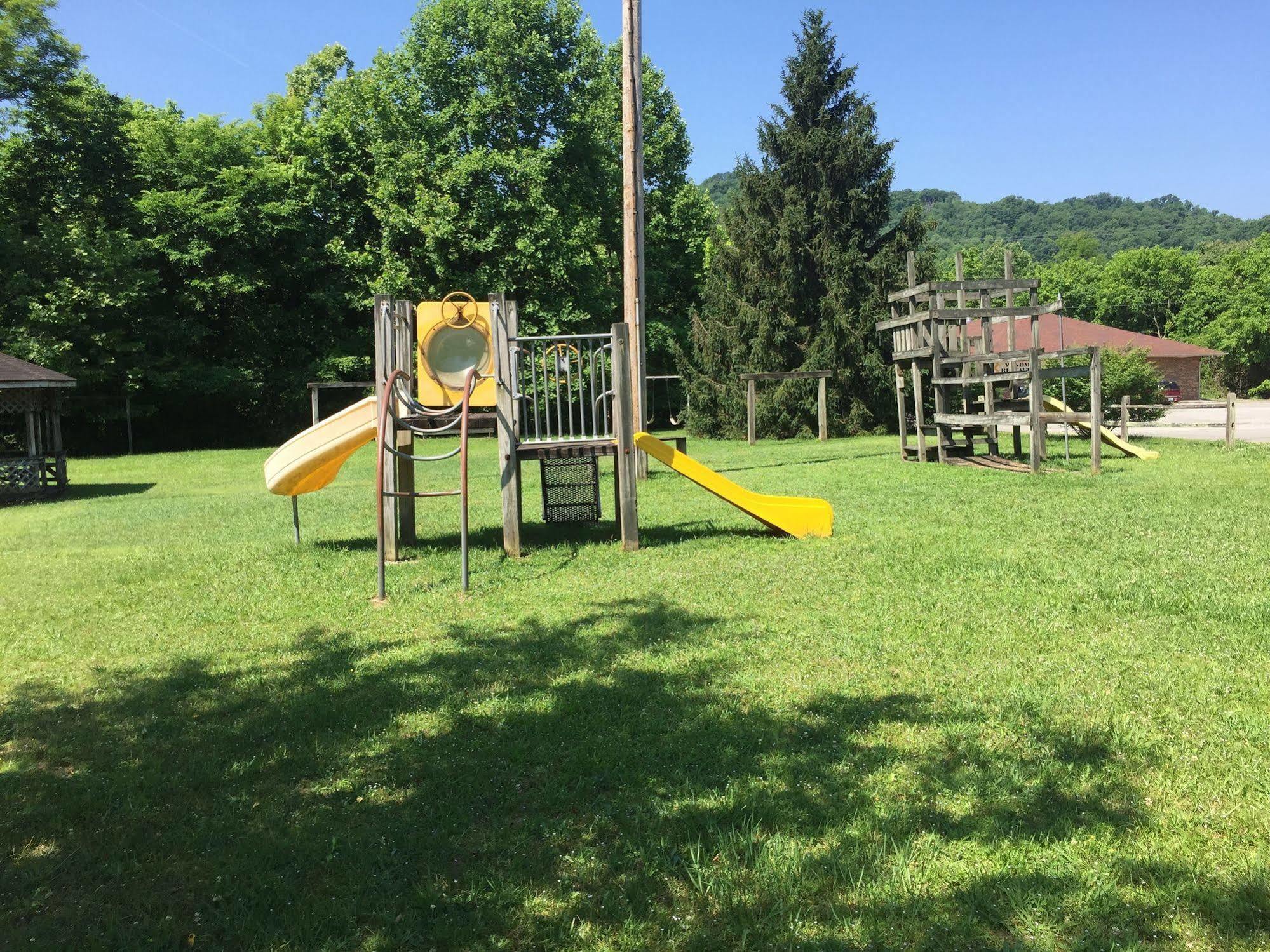 פייקוויל Daniel Boone Motor Inn מראה חיצוני תמונה